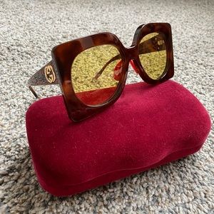 Authentic Oversized Square Framed GUCCI sunglasses!!